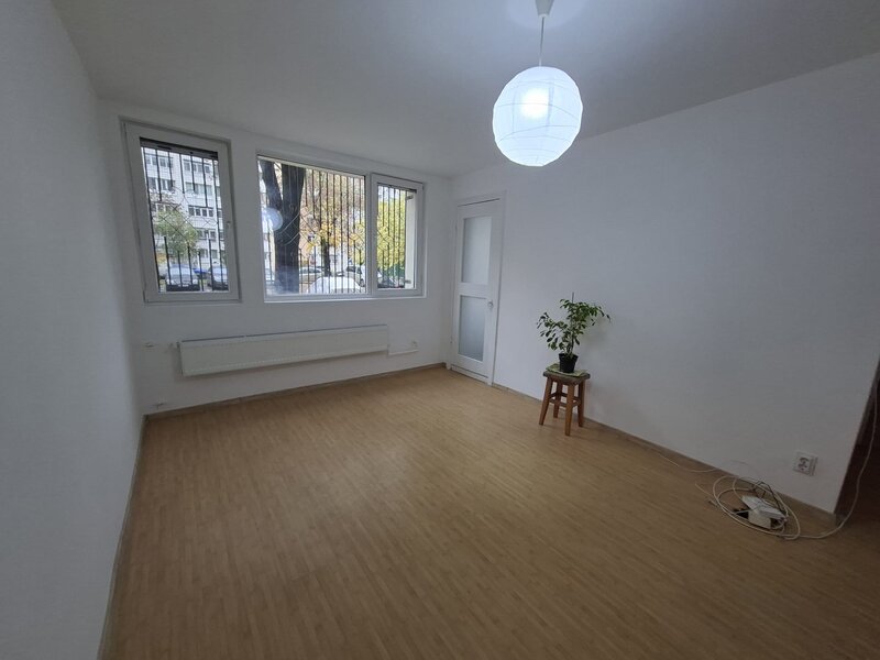 Obor, Mihai Bravu langa Primaria Sectorului 2