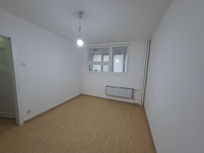 Obor, Mihai Bravu langa Primaria Sectorului 2