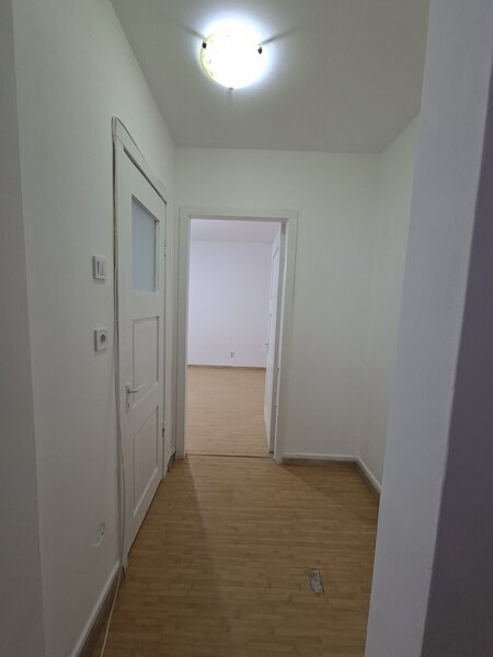 Obor, Mihai Bravu langa Primaria Sectorului 2