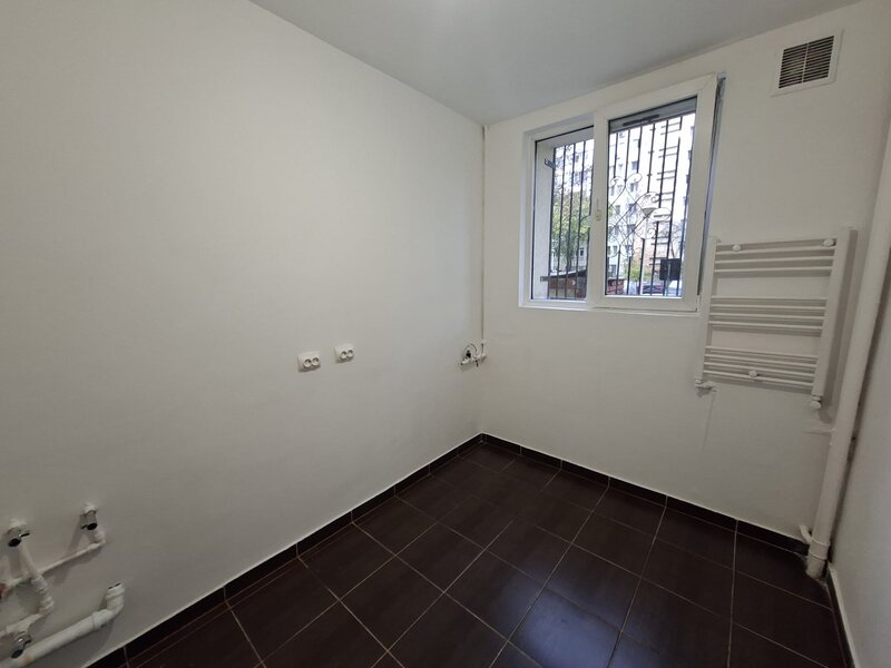 Obor, Mihai Bravu langa Primaria Sectorului 2