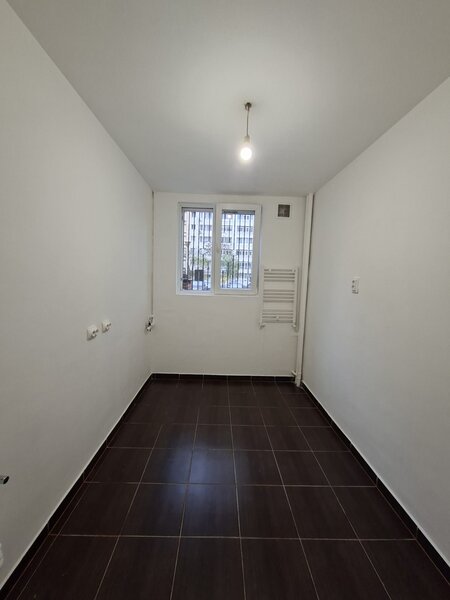 Obor, Mihai Bravu langa Primaria Sectorului 2