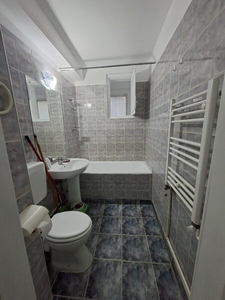 Obor, Mihai Bravu langa Primaria Sectorului 2